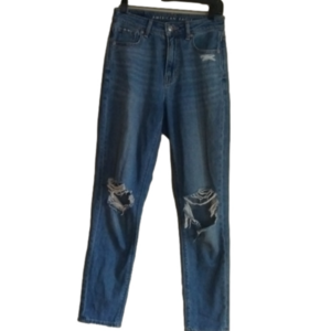 American Eagle distressed Mom jean. Size 0.Comfort stretch waistband.